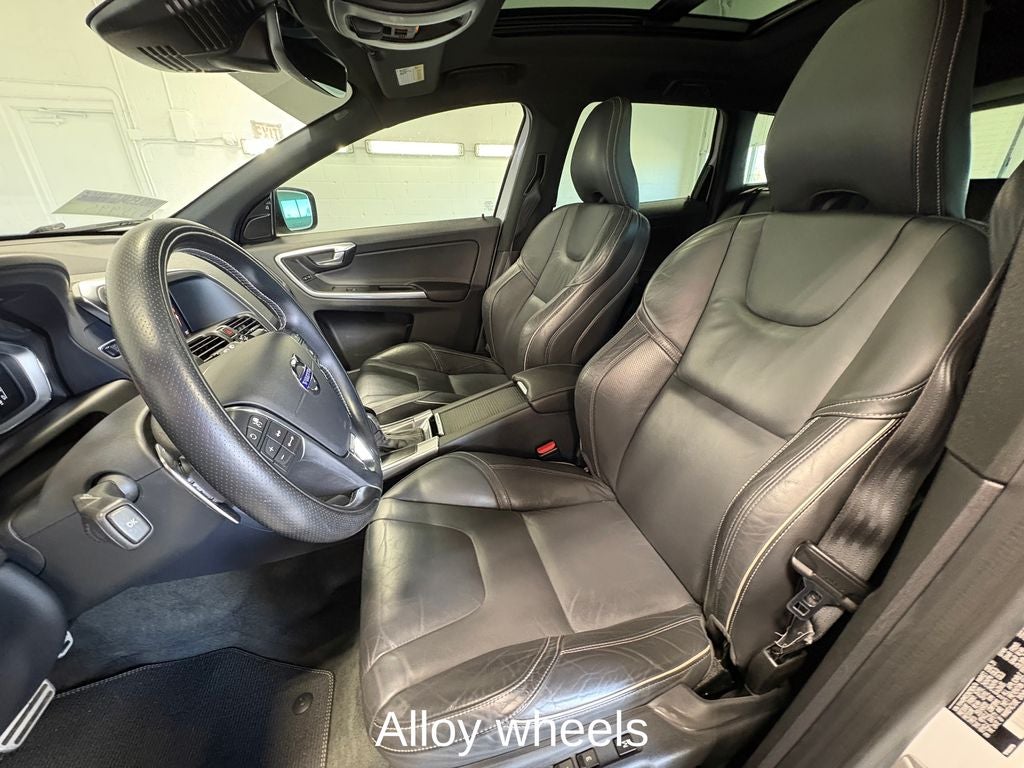 2017 Volvo XC60 T6 R-Design