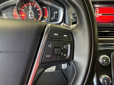 2017 Volvo XC60 T6 R-Design