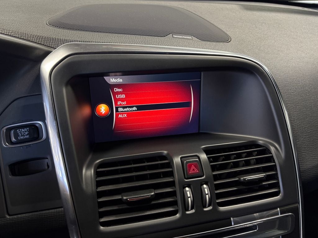 2017 Volvo XC60 T6 R-Design