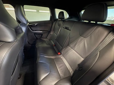 2017 Volvo XC60 T6 R-Design