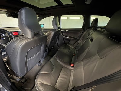 2017 Volvo XC60 T6 R-Design