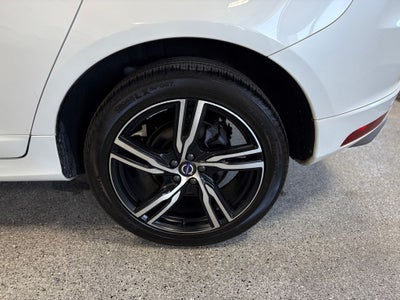 2017 Volvo XC60 T6 R-Design