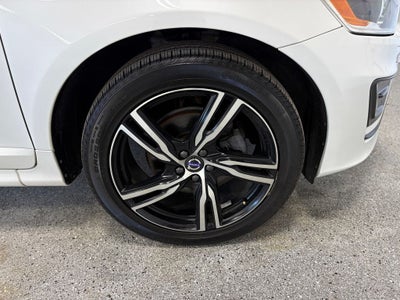 2017 Volvo XC60 T6 R-Design