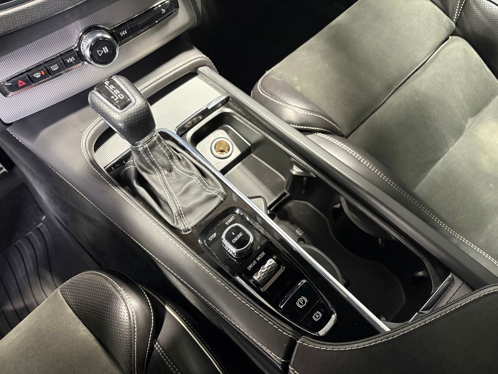 2016 Volvo XC90 T6 R-Design