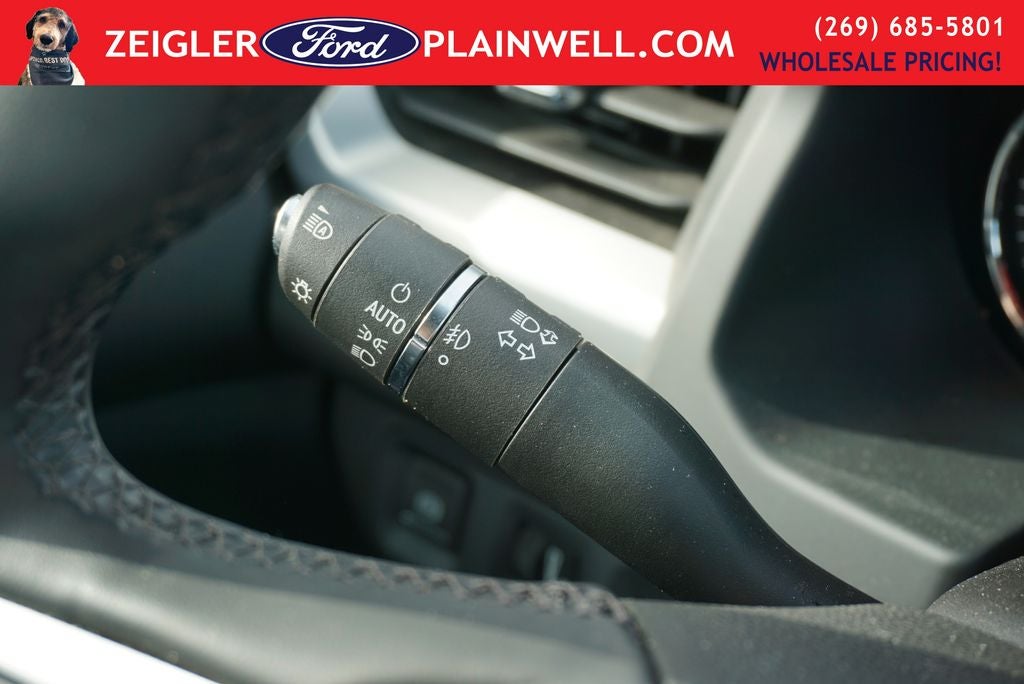 2023 GMC Acadia SLT LUX TECH & PREFERED PKG NAV 3RD ROW 4X4 TOW PKG