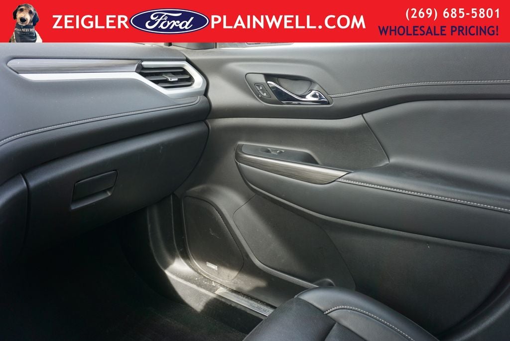 2023 GMC Acadia SLT LUX TECH & PREFERED PKG NAV 3RD ROW 4X4 TOW PKG