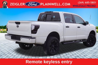 2018 Nissan Titan SL MIDNIGHT EDITION CREW CAB 4x4 LEATHER NAVIGATION 2