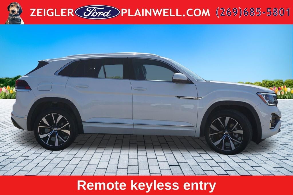 2025 Volkswagen Atlas Cross Sport 2.0T SEL Premium R-Line AWD Panoramic Roof Nav Leather Harmon Kardon Blis