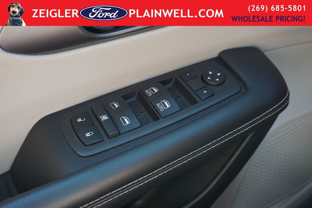 2024 Chrysler Pacifica Touring L Leather Quad Seats Power Doors Rear Camera