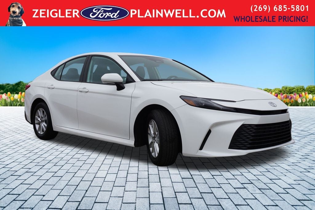 2025 Toyota Camry LE HYBRID