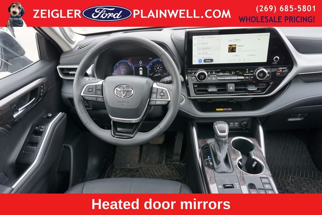 2025 Toyota Highlander Hybrid Platinum
