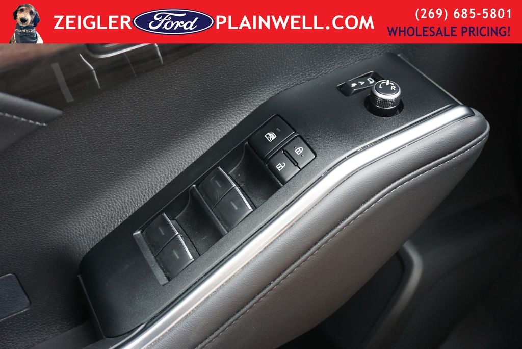 2025 Toyota Highlander Hybrid Platinum