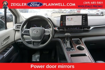 2021 Toyota Sienna LE 8 Passenger