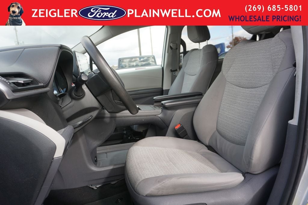 2021 Toyota Sienna LE 8 Passenger