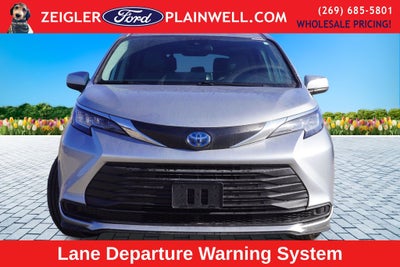 2021 Toyota Sienna LE 8 Passenger