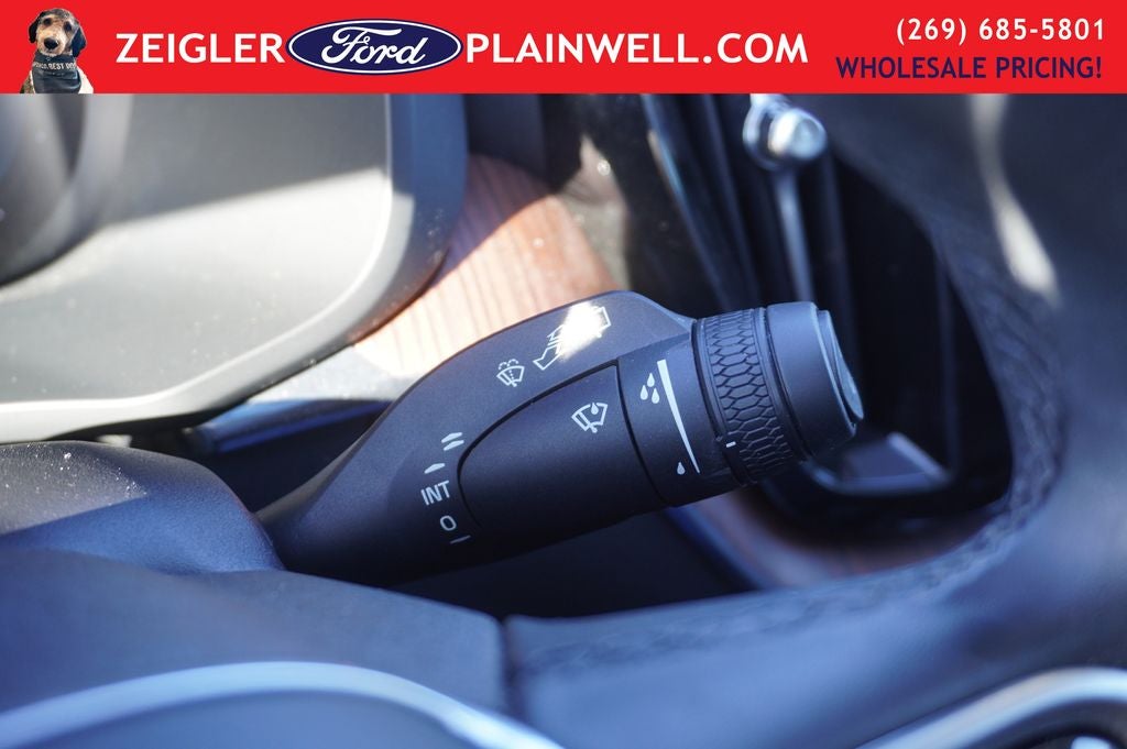 2023 Volvo XC60 Recharge Plug-In Hybrid T8 Plus Dark Theme