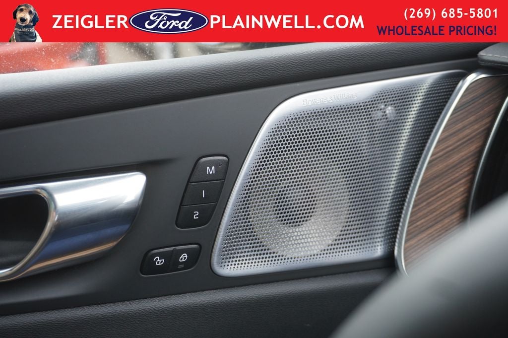 2023 Volvo XC60 B5 Ultimate Bright Theme PANORAMIC ROOF AWD HEATED LEATHER REAR CAMERA