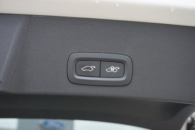 2024 Volvo XC40 B5 Core