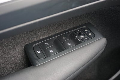 2024 Volvo XC40 B5 Core