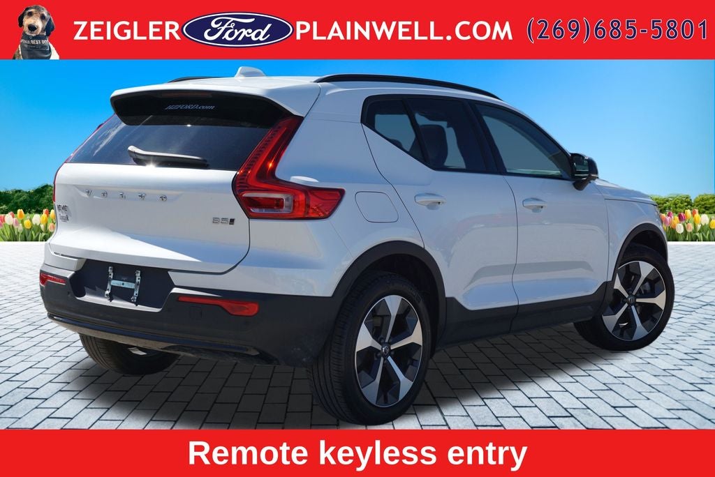 2024 Volvo XC40 B5 Core AWD HEATED LEATHER MOONROOF NAVIGATION