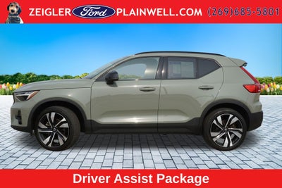2023 Volvo XC40 B5 Plus Dark Theme AWD Heated Leather Power Moonroof Nav Rear Camera