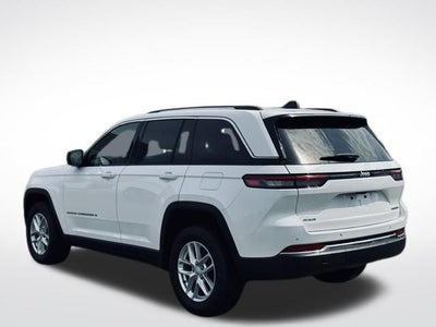 2023 Jeep Grand Cherokee Laredo 4x4