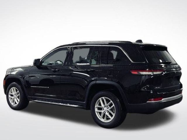 2023 Jeep Grand Cherokee Laredo 4x4