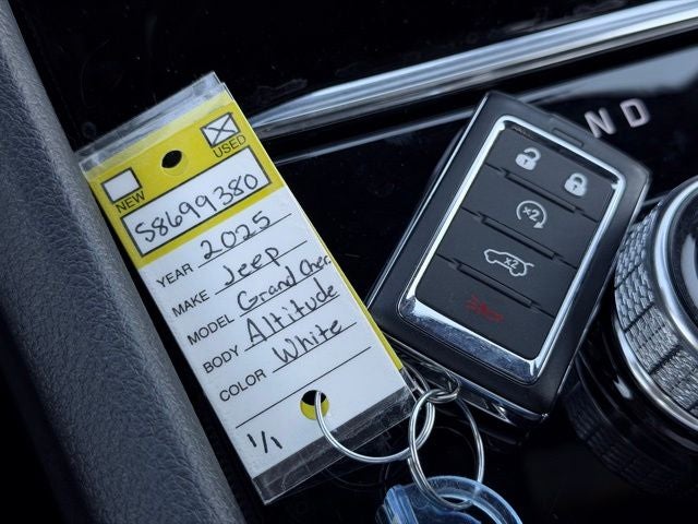2025 Jeep Grand Cherokee Altitude 4x4