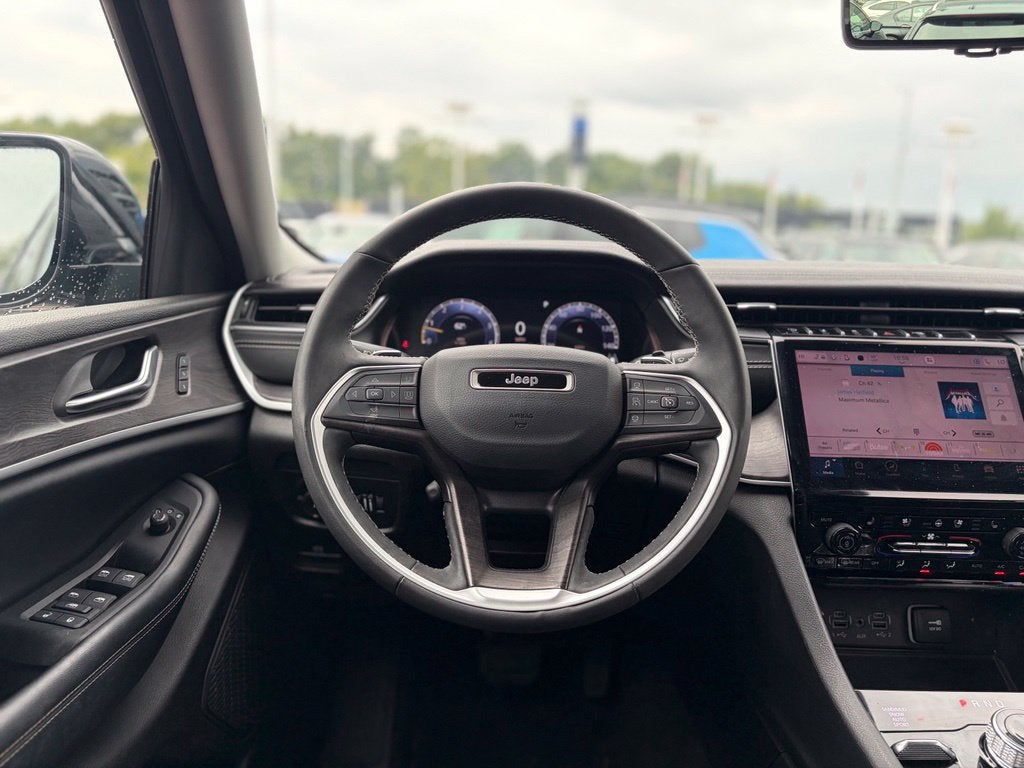 2023 Jeep Grand Cherokee Limited * Certified Pre-Owned *