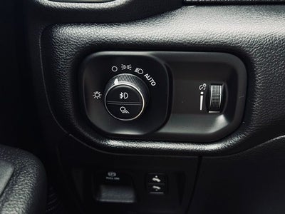 2022 RAM 1500 Big Horn Crew Cab 4x4 5'7' Box