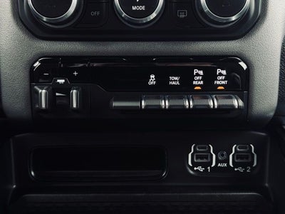 2022 RAM 1500 Big Horn Crew Cab 4x4 5'7' Box