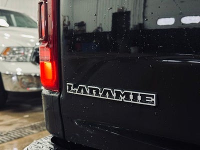 2022 RAM 1500 Laramie Crew Cab 4x4 5'7' Box