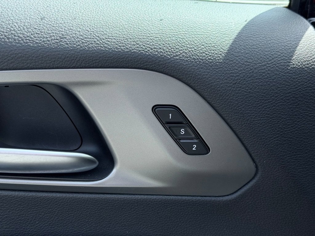 2025 Chrysler Pacifica Select * Certified Pre-Owned *