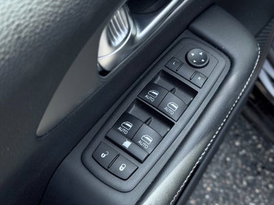 2025 Chrysler Pacifica Select * Certified Pre-Owned *