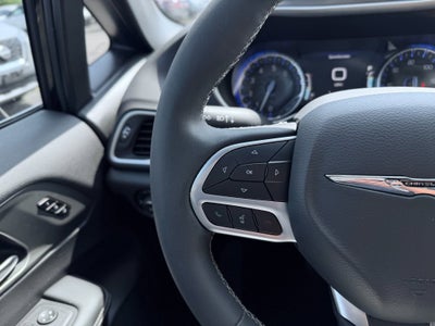 2025 Chrysler Pacifica Select * Certified Pre-Owned *