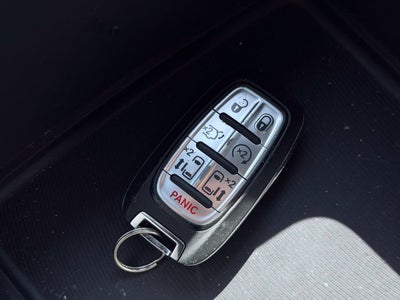2025 Chrysler Pacifica Select * Certified Pre-Owned *
