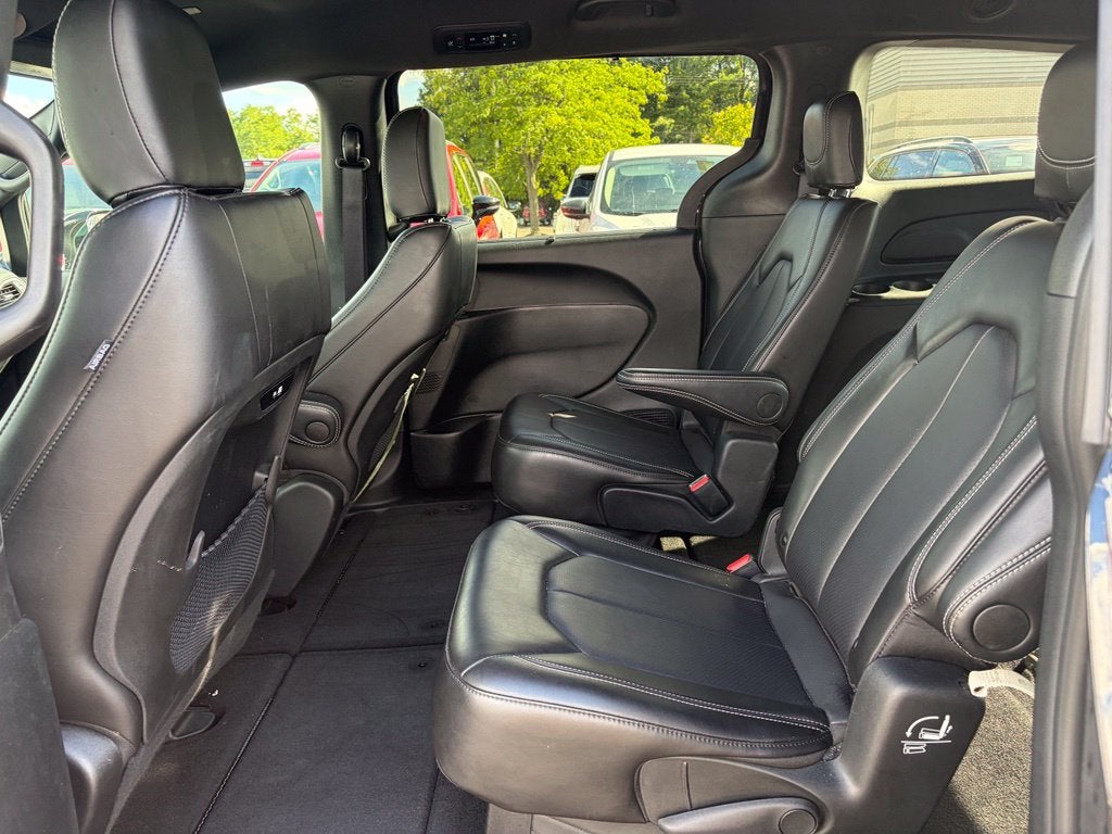 2025 Chrysler Pacifica Select * Certified Pre-Owned *