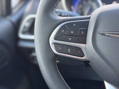 2025 Chrysler Pacifica Select * Certified Pre-Owned *
