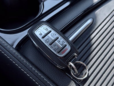 2025 Chrysler Pacifica Limited * Certified Pre-Owned *