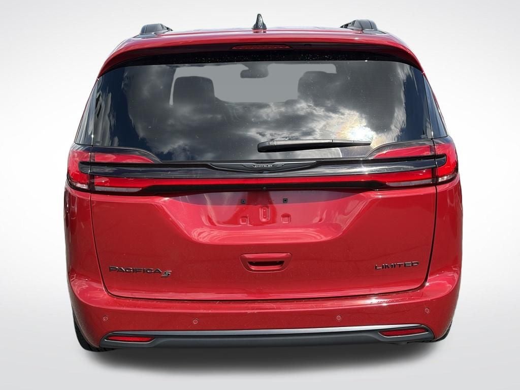 2025 Chrysler Pacifica Limited * Certified Pre-owned *