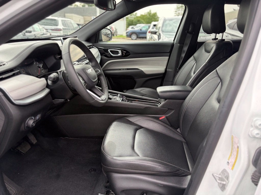 2025 Jeep Compass Limited * Certified Pre-Owned *