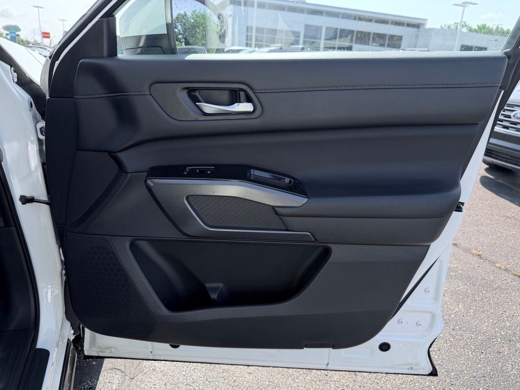2023 Nissan Pathfinder SL 4WD