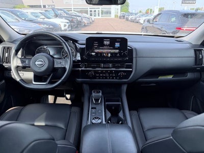 2023 Nissan Pathfinder SL 4WD