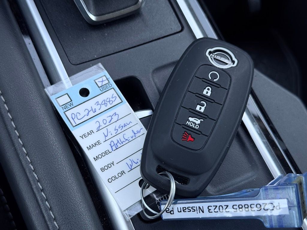 2023 Nissan Pathfinder SL 4WD