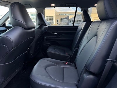 2025 Toyota Grand Highlander Base