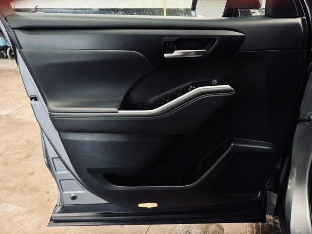 2025 Toyota Highlander Base