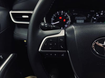 2025 Toyota Highlander Base