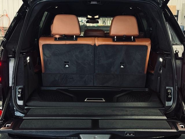 2025 BMW X7 M60i