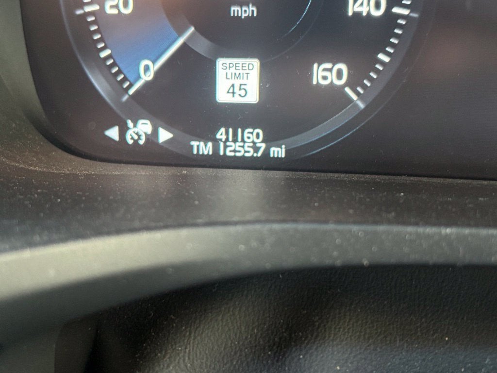 2022 Volvo S60 B5 Momentum