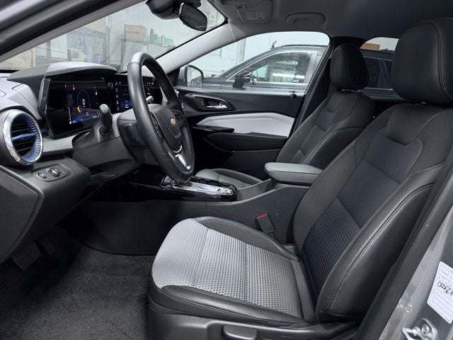 2025 Chevrolet Trax FWD LT